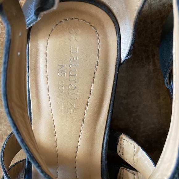 Naturalizer black leather strappy gladiator sandals - Picture 4 of 7